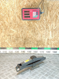 Домкрат Vaz Niva 